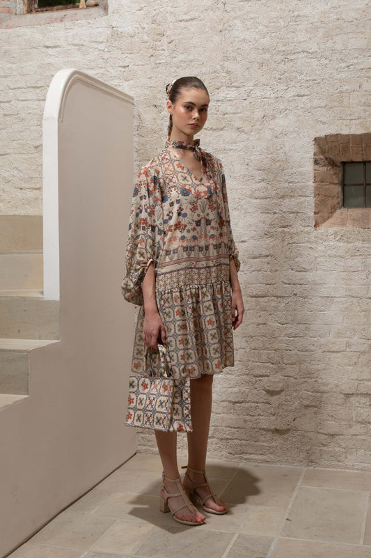 VT 8646 Amara Sifon Gathered Short-dress with Puffed Sleeve