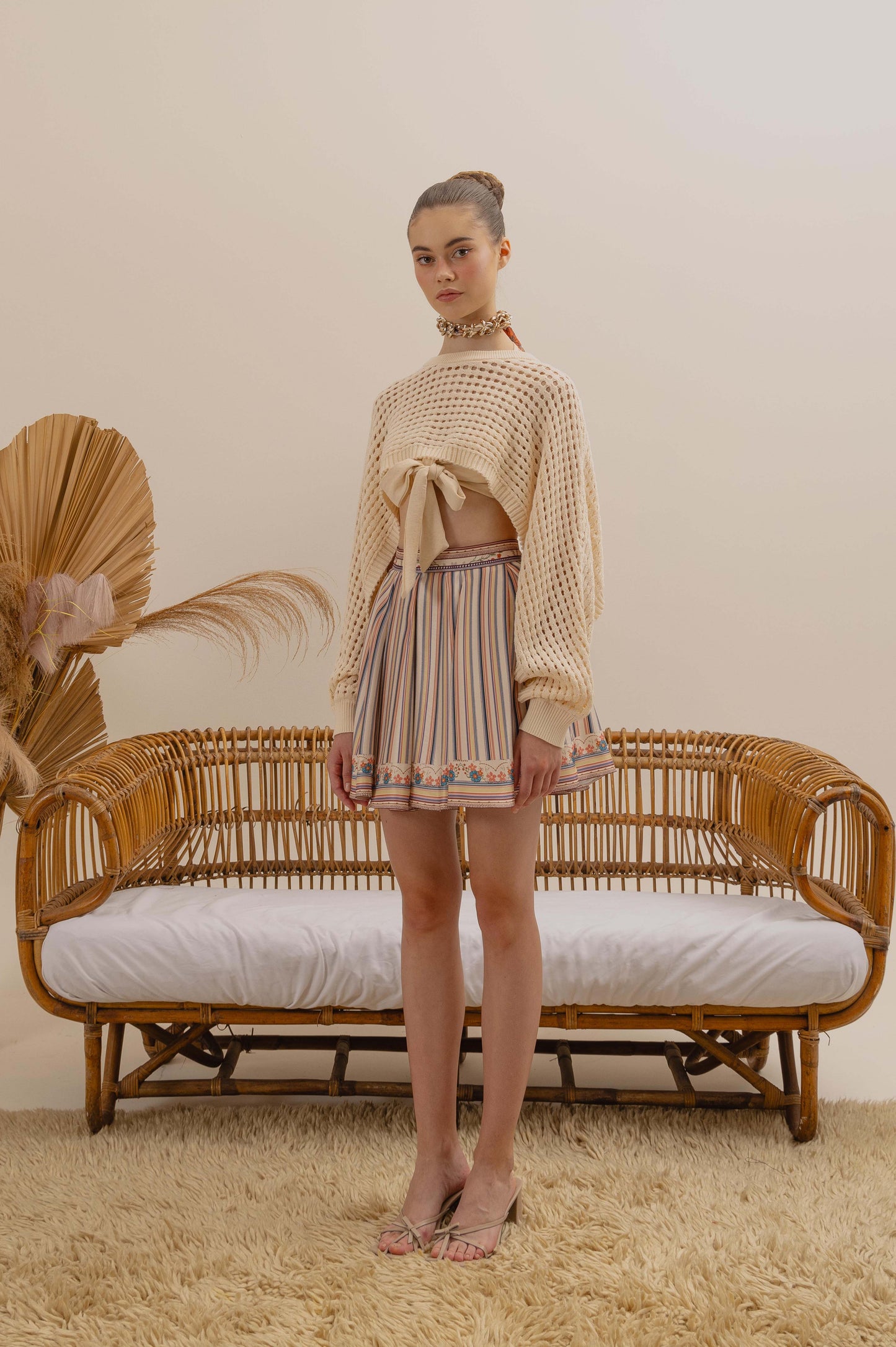 VT 8682 Knitted Cropped Poncho in Ecru
