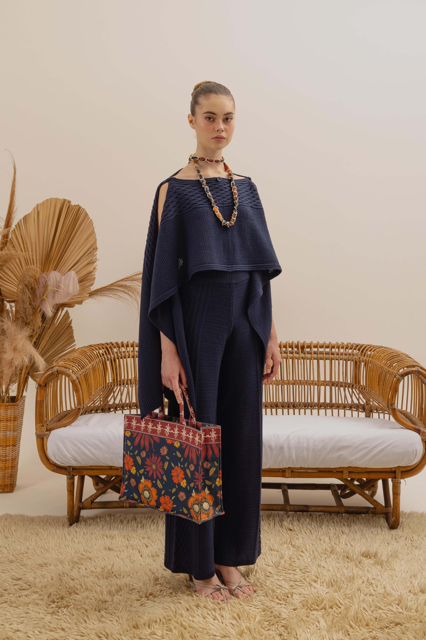 VT 8239-1 / VT 8676-1 Multiways Knitt Poncho in Navy