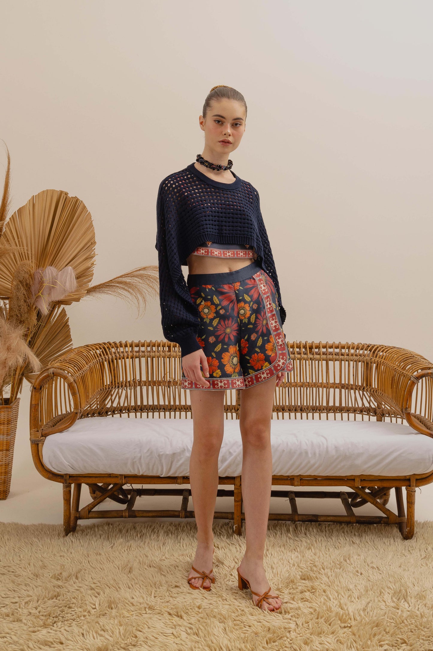 VT 8682-1 Knitted Cropped Poncho in Navy