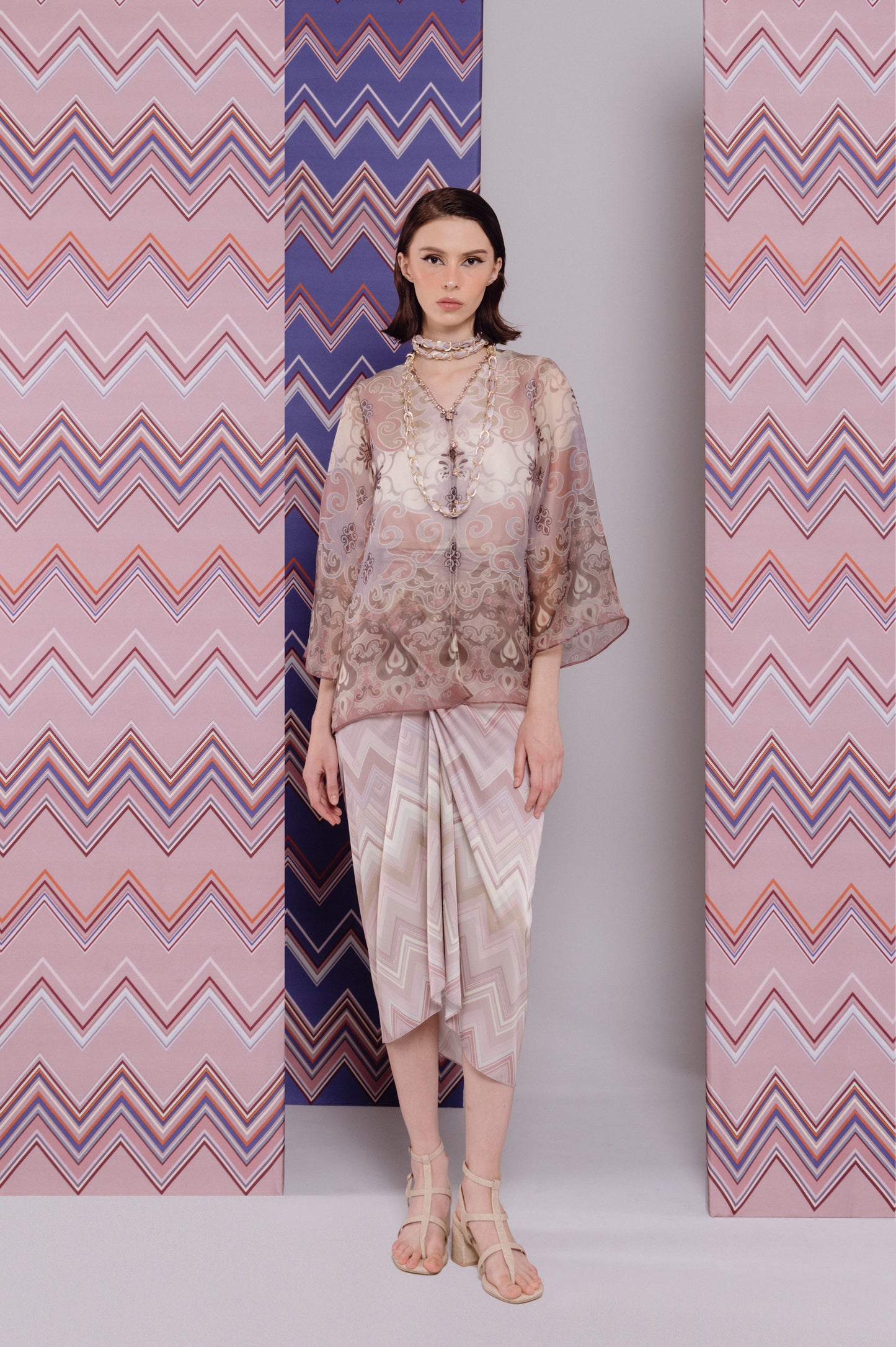 VT 8722 / VT 8723 Maja Organdy Blouse Set