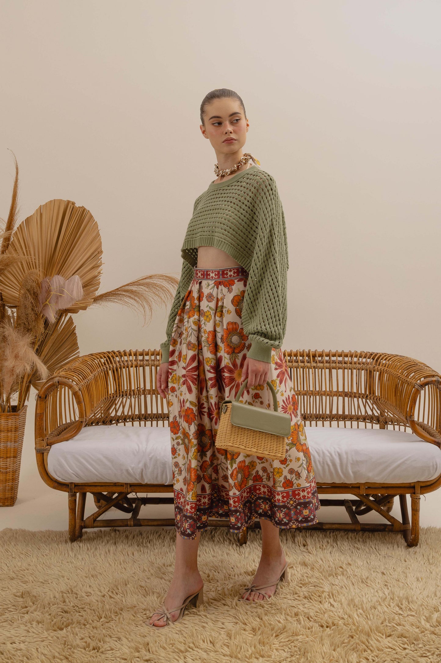 VT 8682-2 Knitted Cropped Poncho in Pistachio