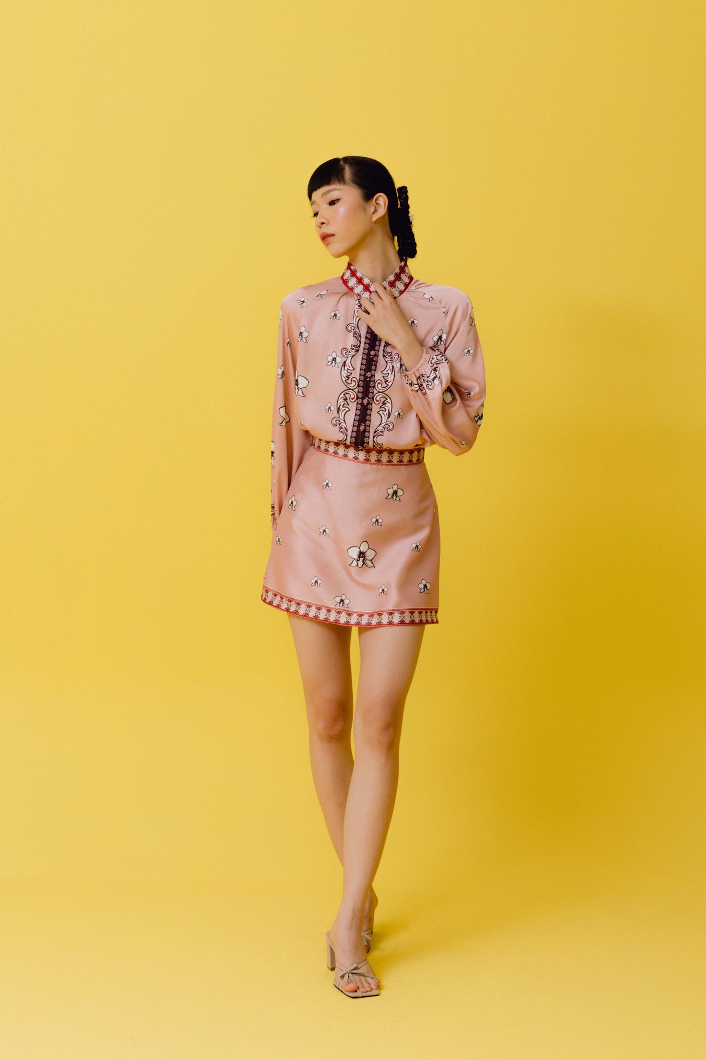 VT 8569-4 / VT 8515-3 Lihua Satin Blouse in Rose Set