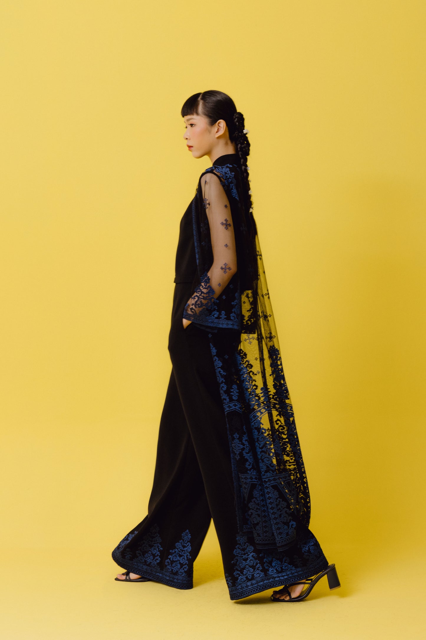 VT 8708 / VT 8707 / VT 8689-4 Black Tulle Outer With Navy Embroidery Set