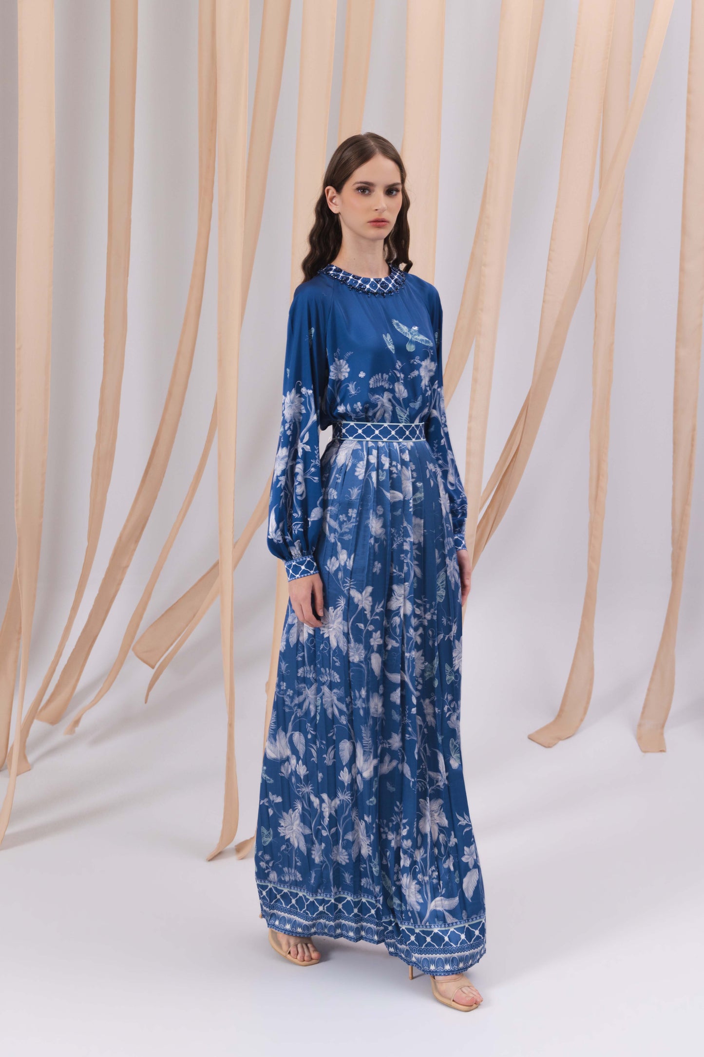 VT 8858-1 / VT 8860 Rana Duchess Outer in Navy Set
