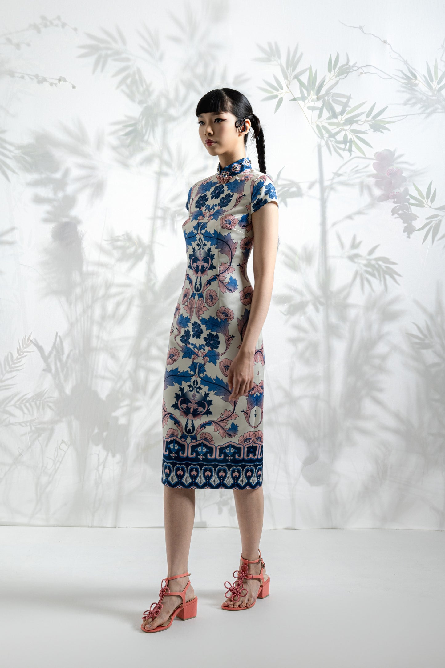 VT 8819-2 Xiu Duchess Qipao