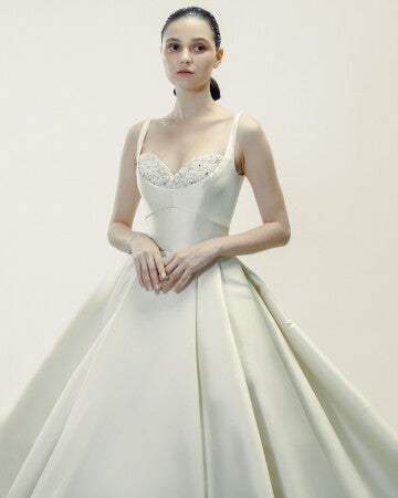 MoW 005 Ballgown Crystal Cat-Eye