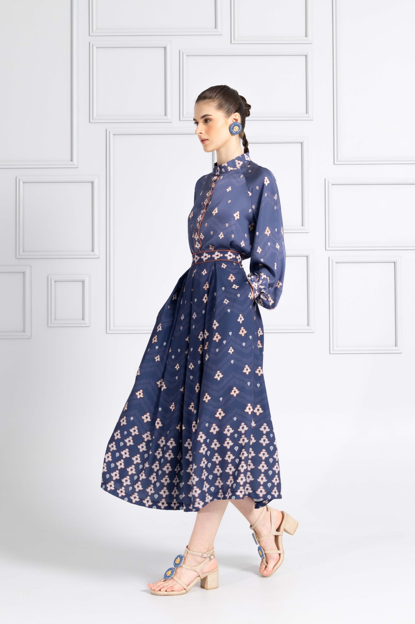 VT 8766 / VT 8767 Danum Satin Blouse in Blue