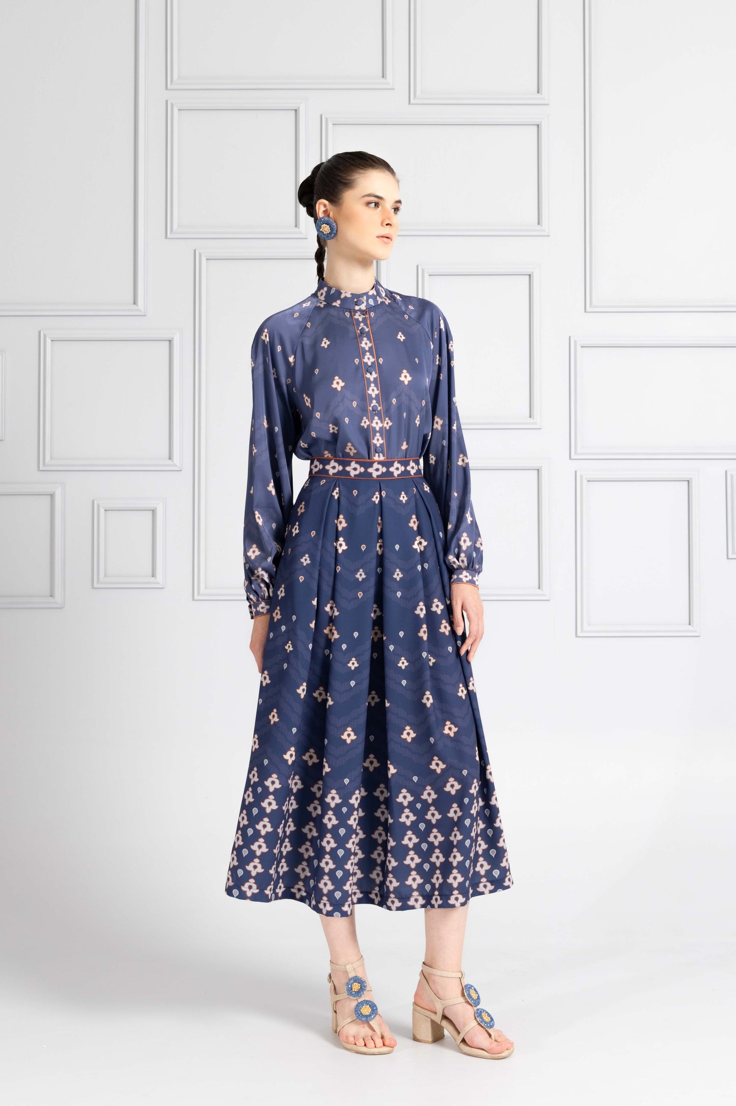 VT 8766 / VT 8767 Danum Satin Blouse in Blue