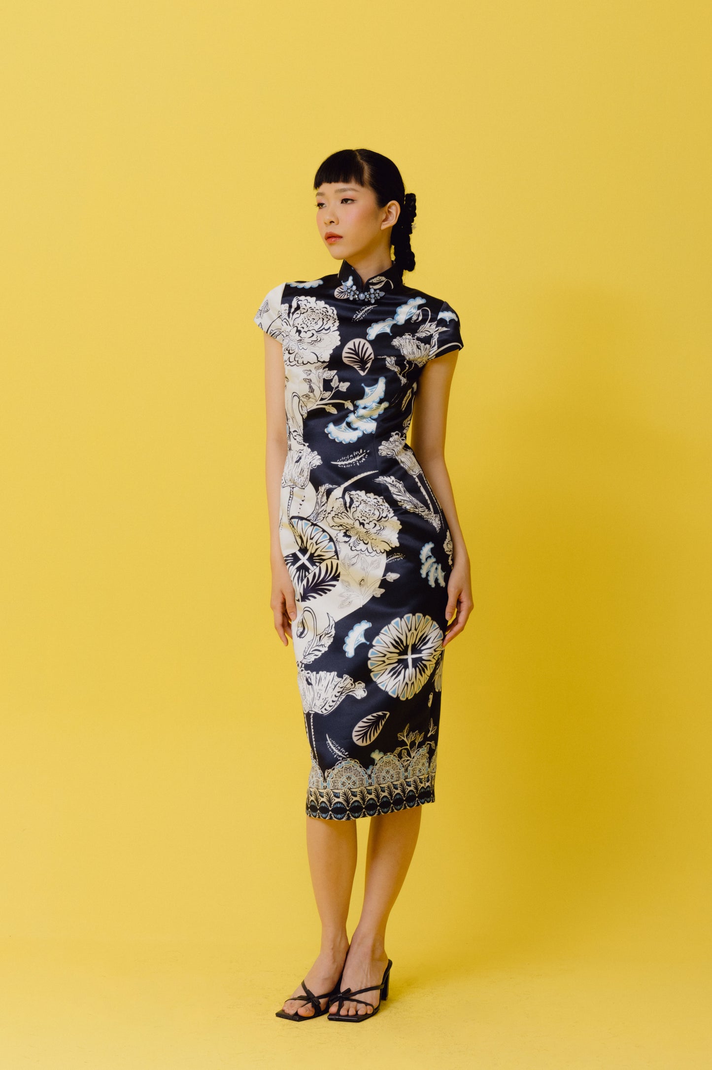 VT 8690-1 AN QiPao in Navy