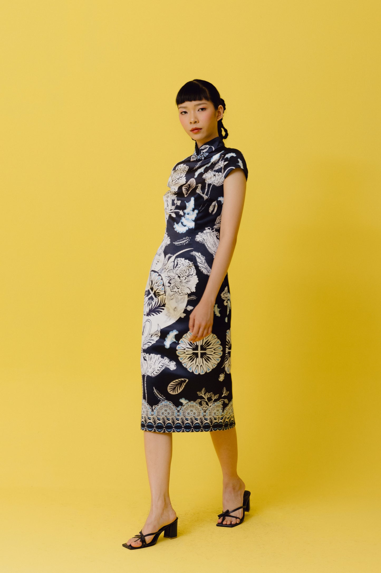 VT 8690-1 AN QiPao in Navy