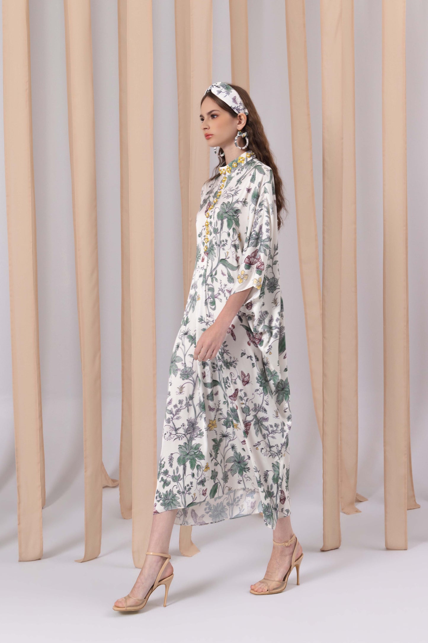 VT 8841-1 Rana Satin Kaftan in Pine