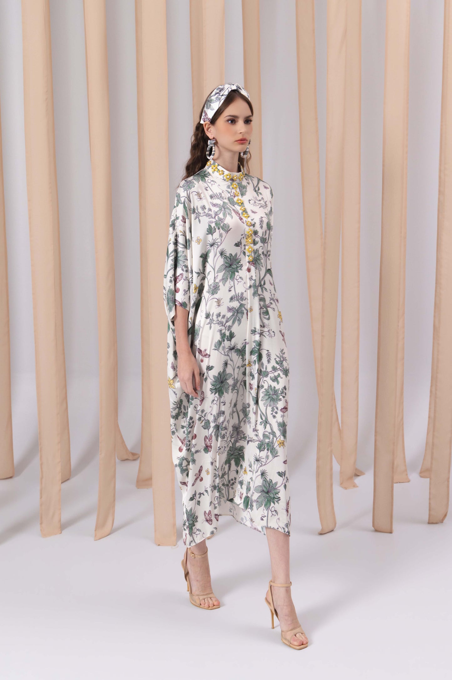 VT 8841-1 Rana Satin Kaftan in Pine