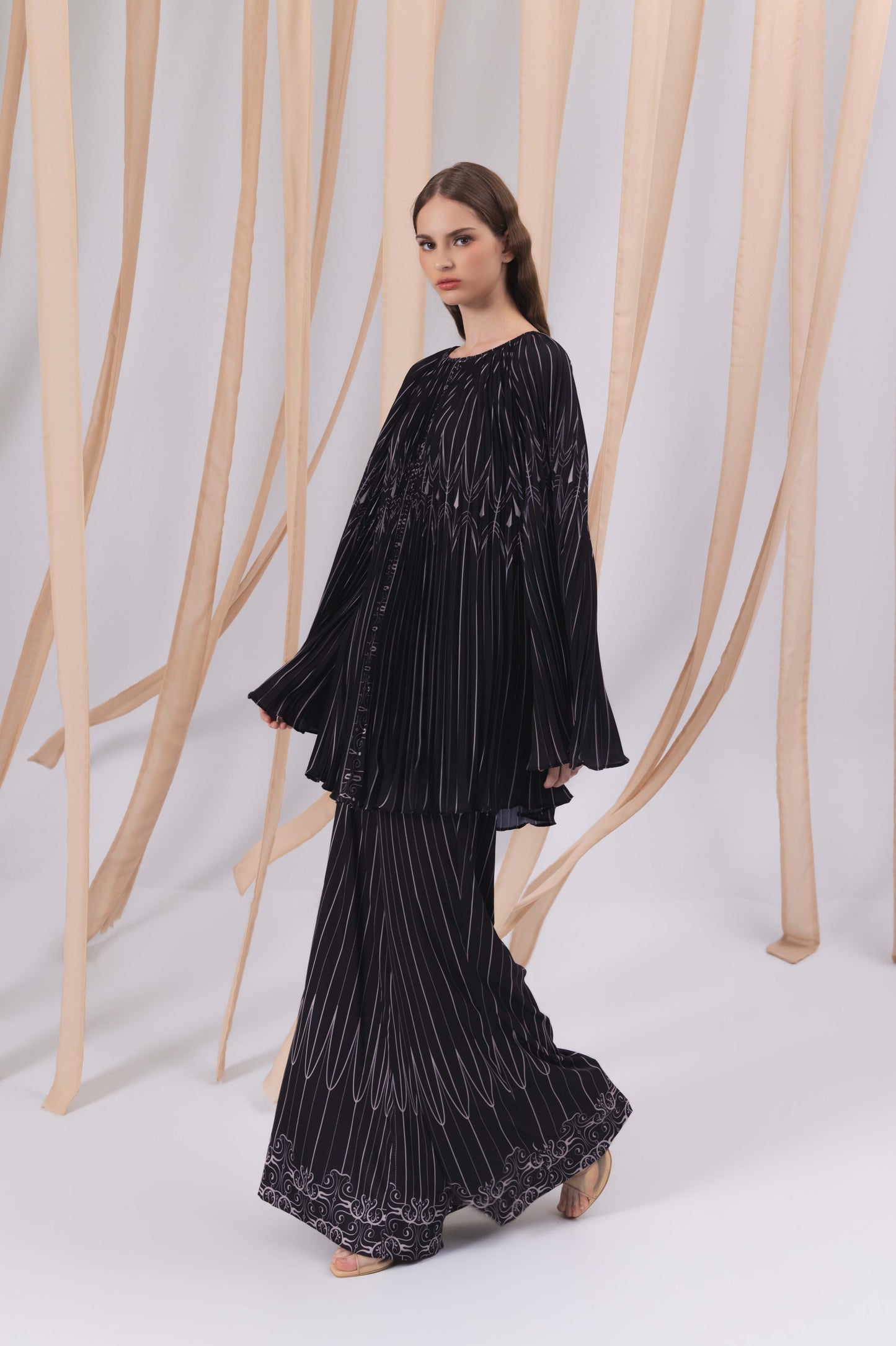VT 8854 / VT 8839-3 Ananta Pleated Blouse in Black Set