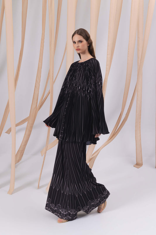 VT 8854 / VT 8839-3 Ananta Pleated Blouse in Black Set