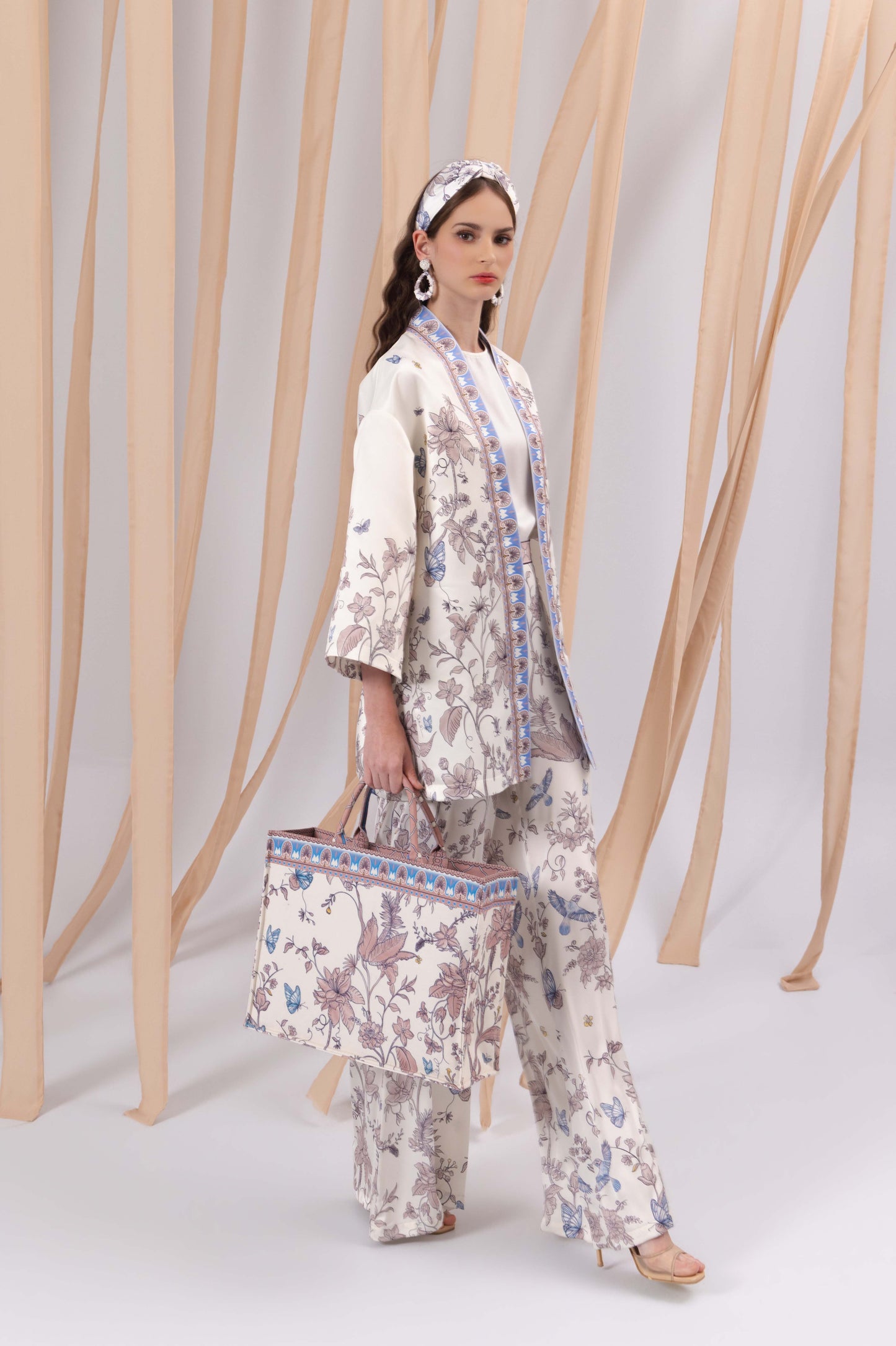 VT 8858 / VT 8839-5 Rana Duchess Outer in Blush Set