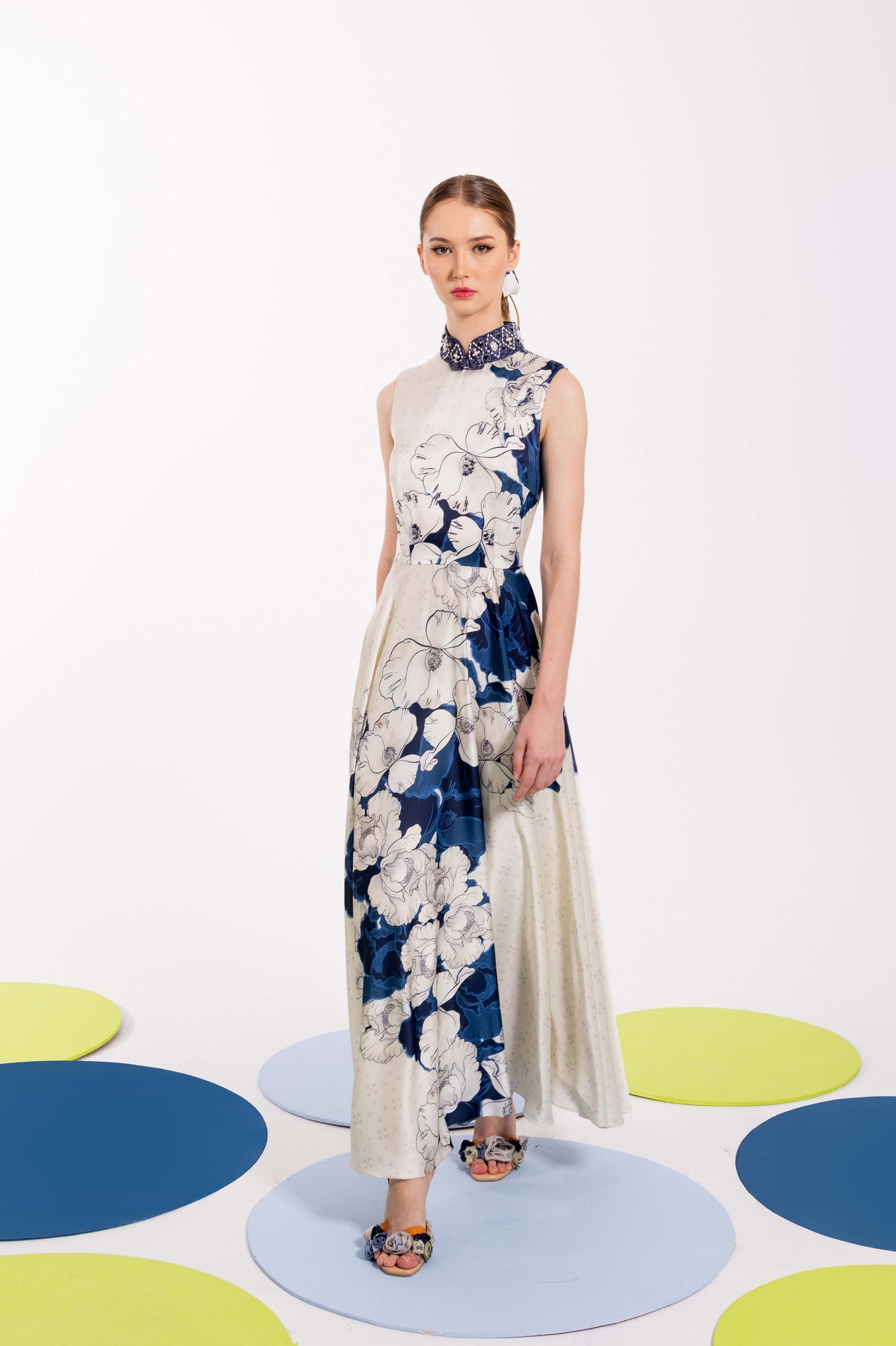 VT 8779 WUNGA Flared Satin Ankle-dress in Beige