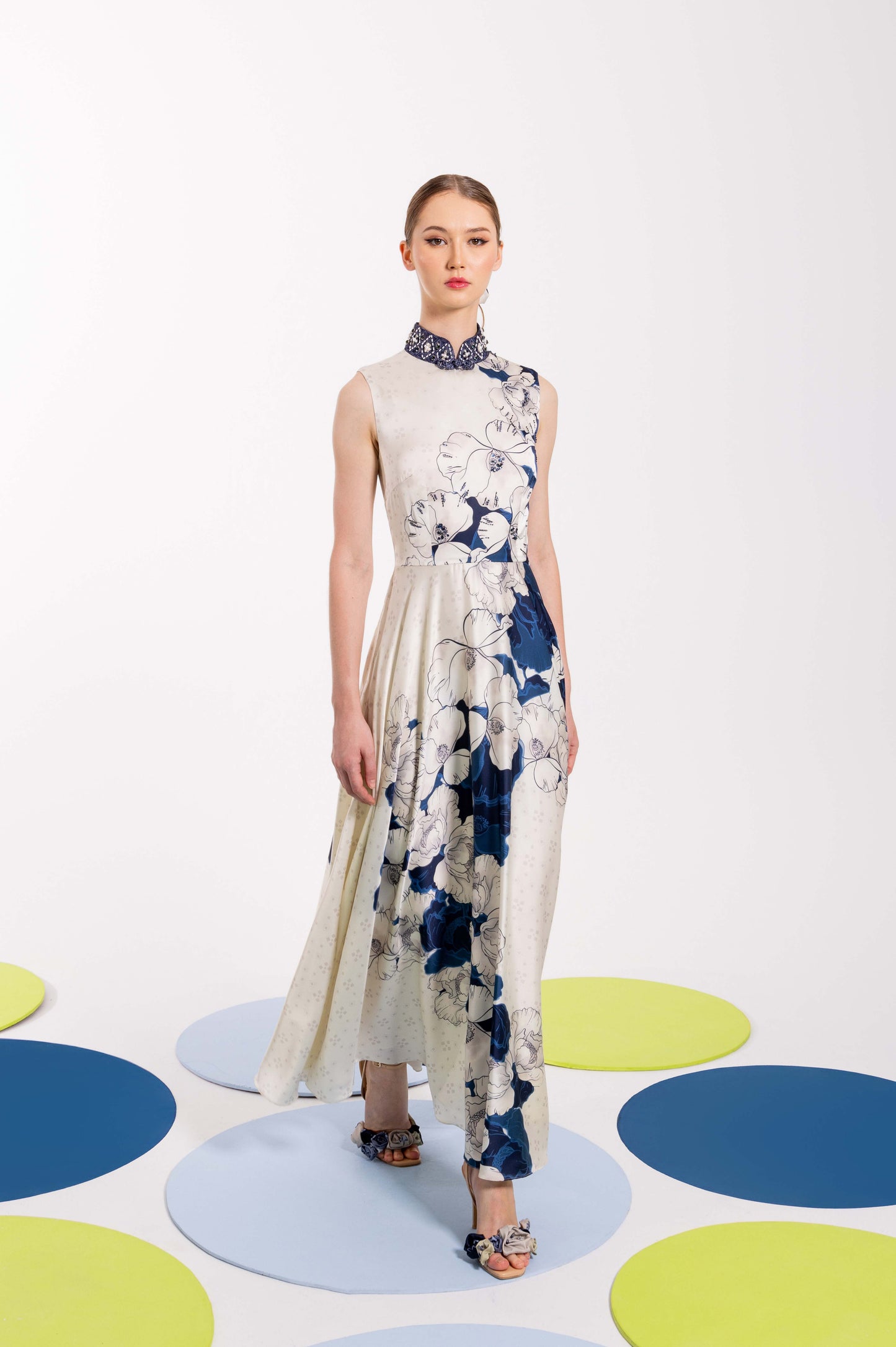 VT 8779 WUNGA Flared Satin Ankle-dress in Beige