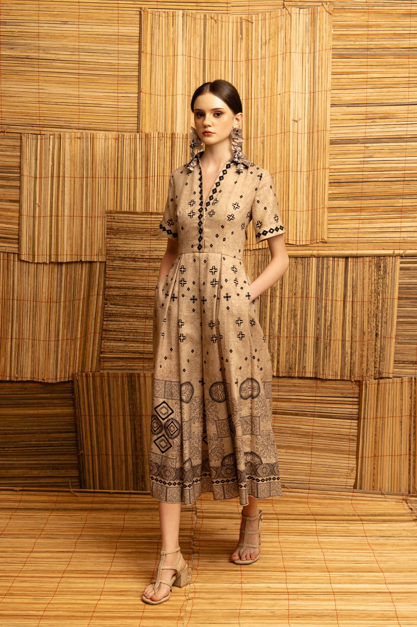 VT 8873 Lawa Classic Pleated Dress in Wheat