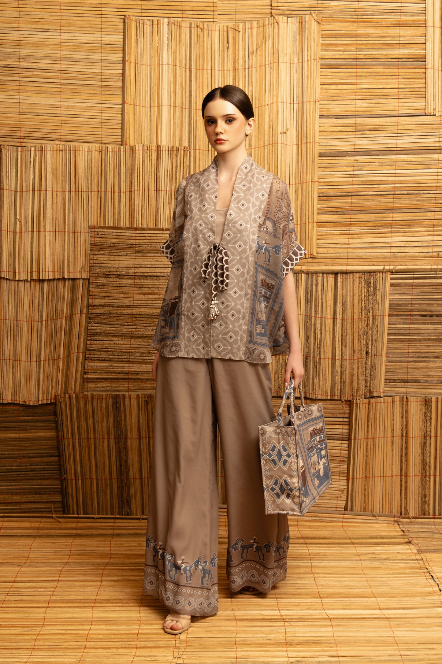 VT 8881 / VT 8882 Oboi Blouse with Draped Sleeve Set