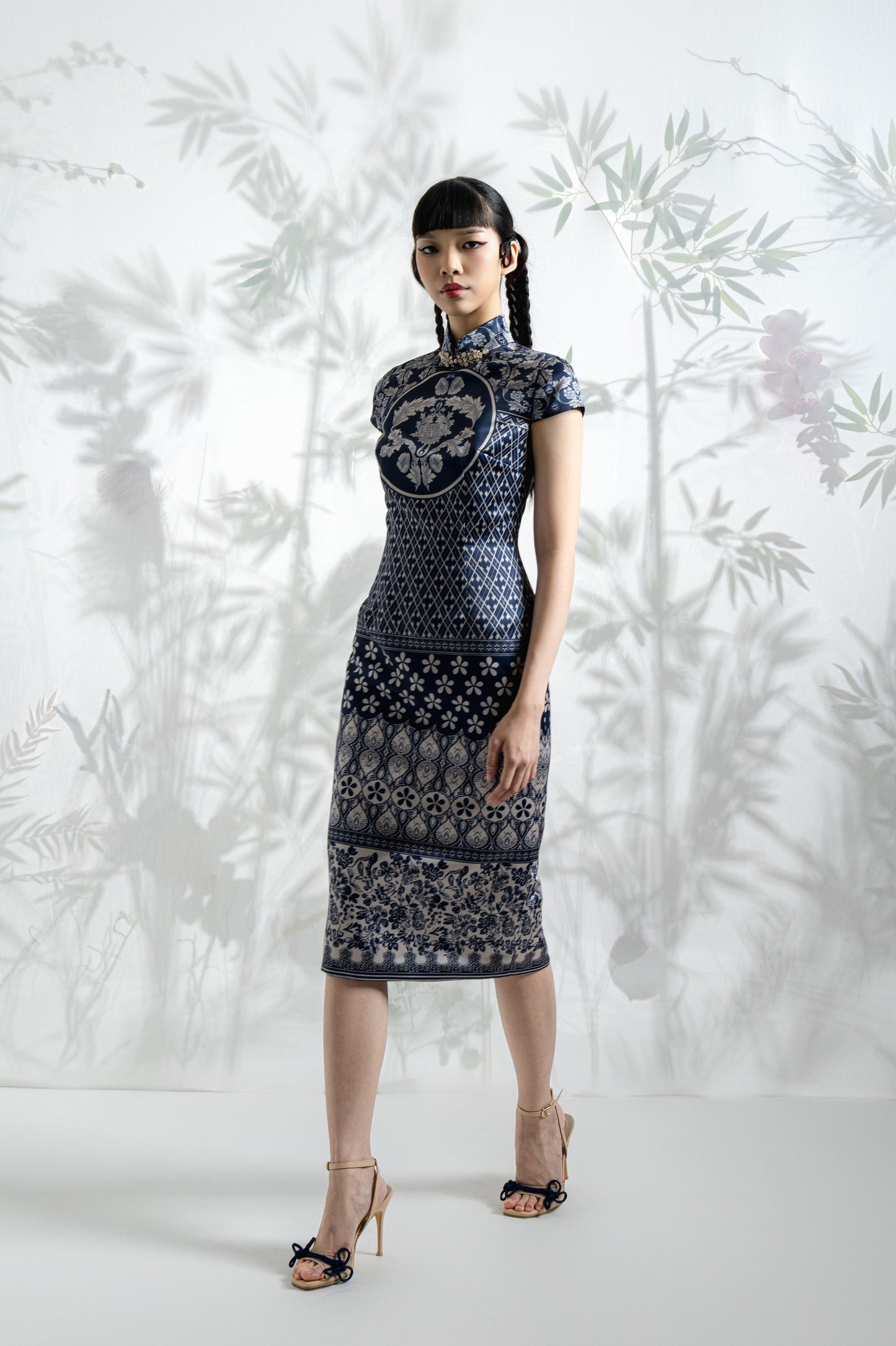 VT 8819 Qing Duchess Qipao
