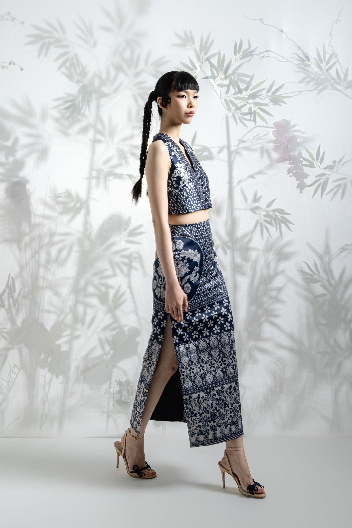 VT 8818 / VT 8817 Qing Mikado V-neck Crop Top Set