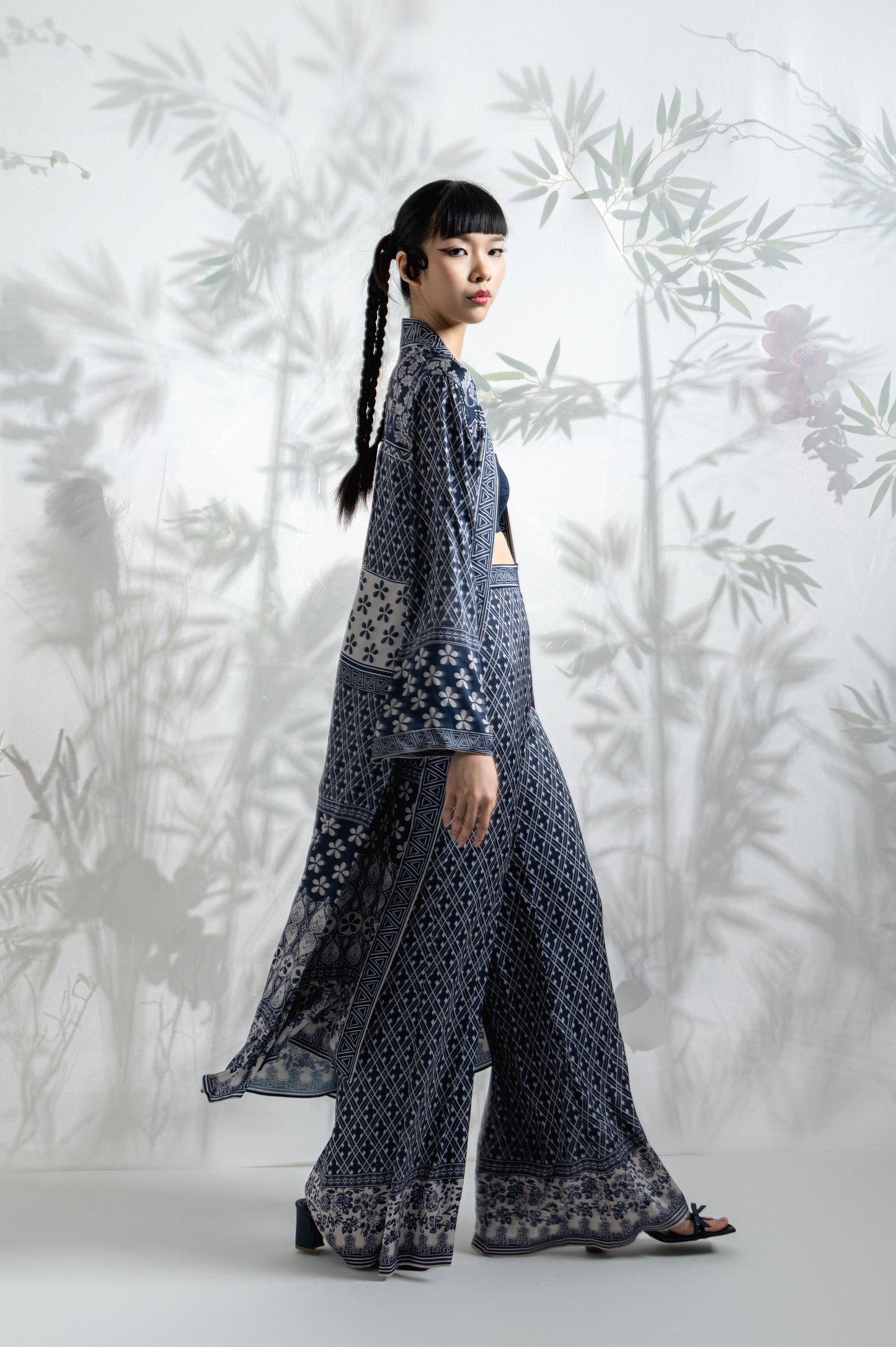 VT 8821 Qing Satin Kimono Outer