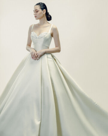 MoW 005 Ballgown Crystal Cat-Eye