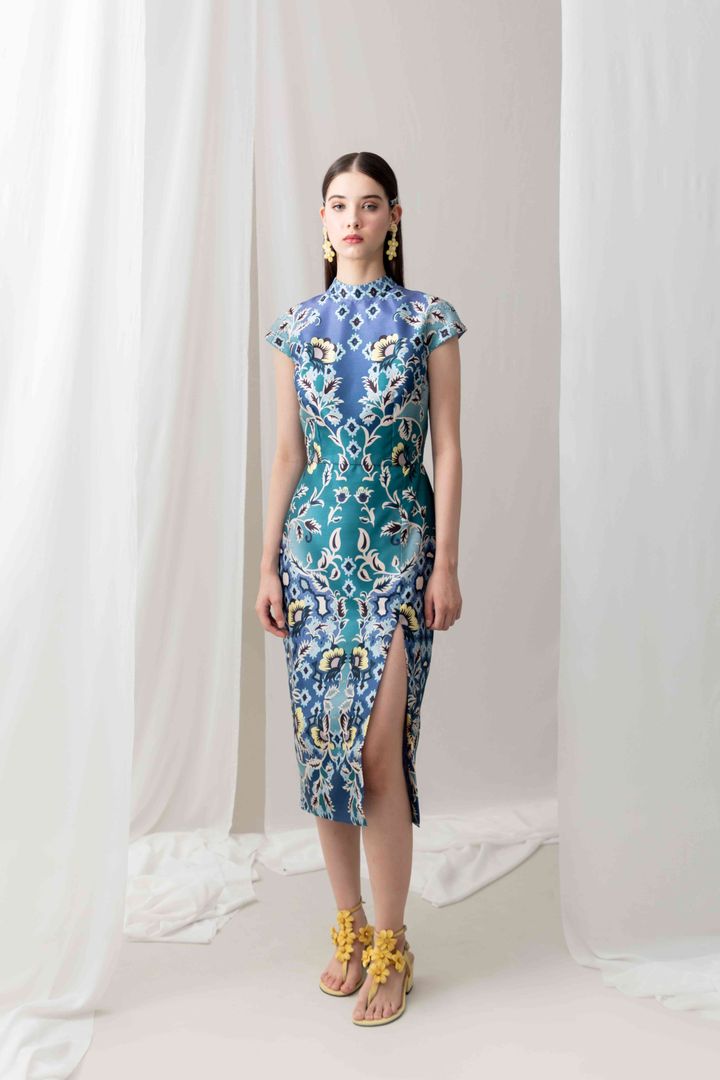 VT 8533 Aven Shantung Qipao Dress