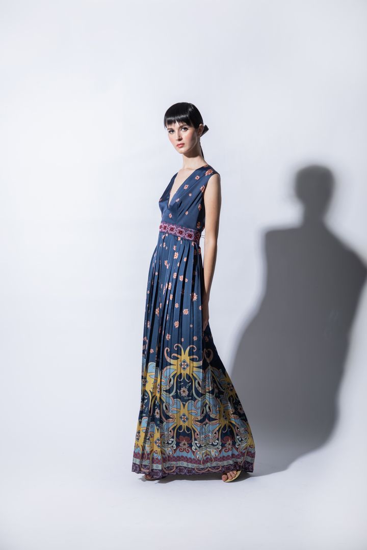 VT 8460 TULUR PLEATED DRESS IN NAVY